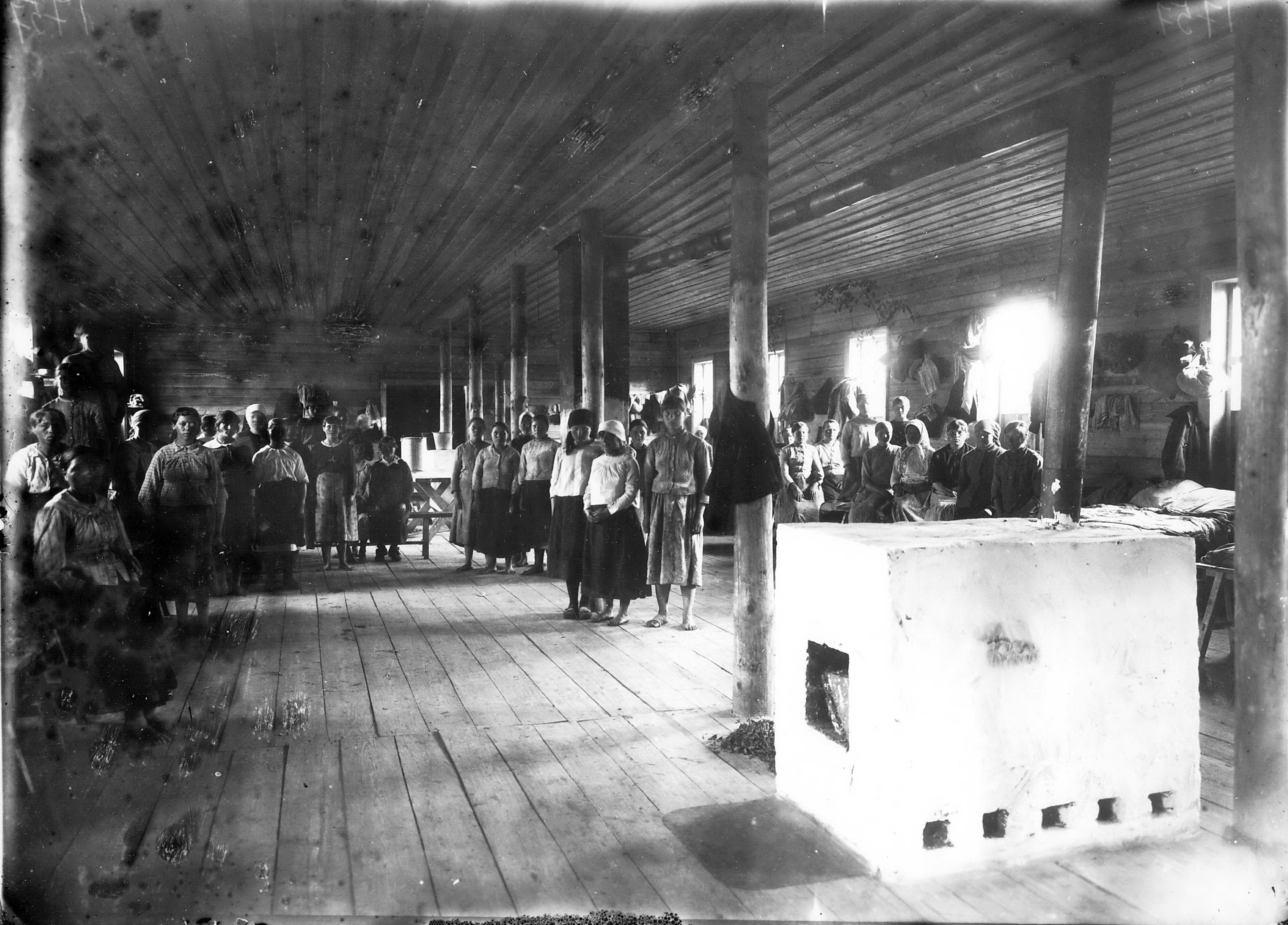 Женский барак торфяниц 1920-1923